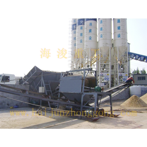 中鐵篩沙機工作現(xiàn)場